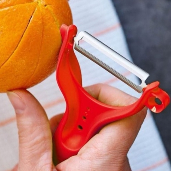 Tupperware Ergonomic 5-n-1 Horizontal Peeler Citrus Herbs Multipurpose Red Black - Picture 8 of 16